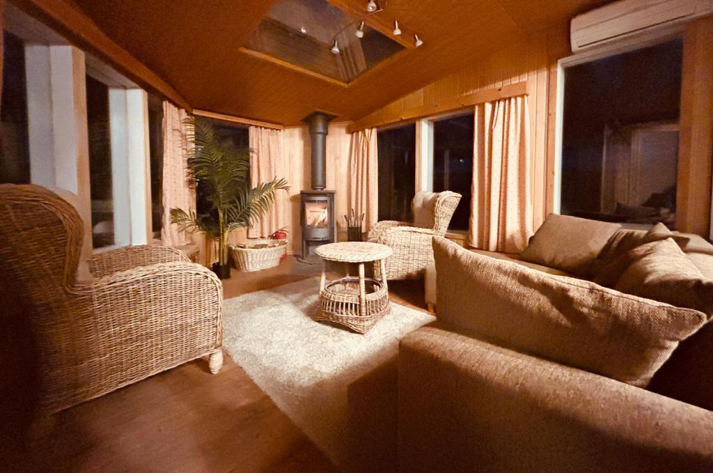 Χώρος καθιστικού στο Kaamos Old House