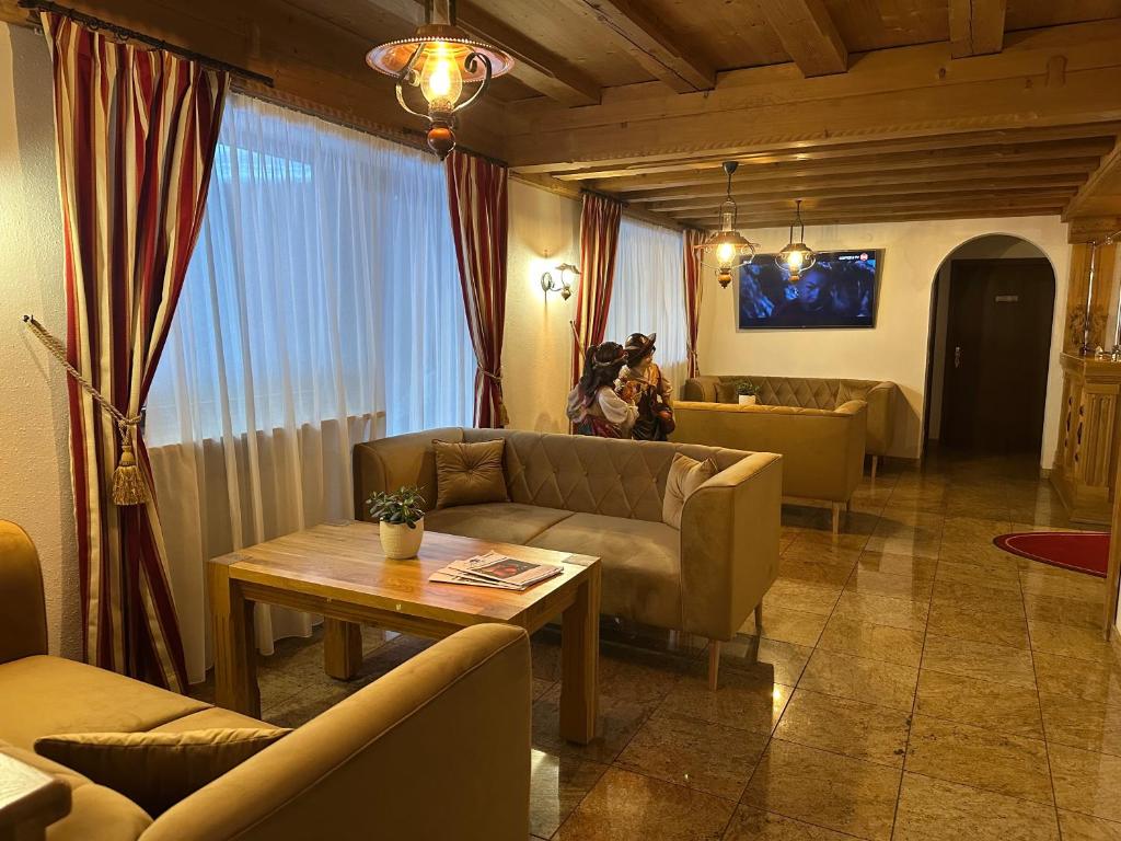 Posezení v ubytování Hotel Gundl Alm