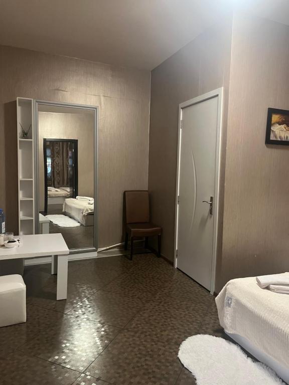 Postel nebo postele na pokoji v ubytování Hotel 6