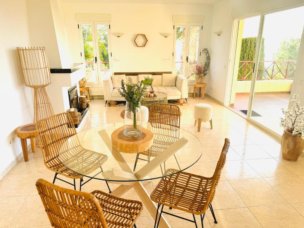 Posedenie v ubytovaní Spacious villa in Altea Hills