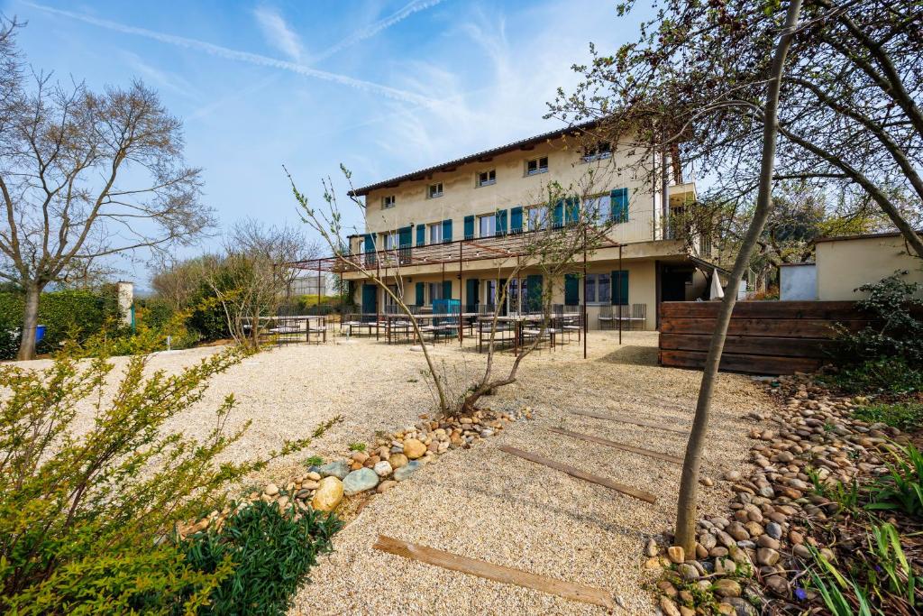 Το κτήριο όπου στεγάζεται  το bed & breakfast