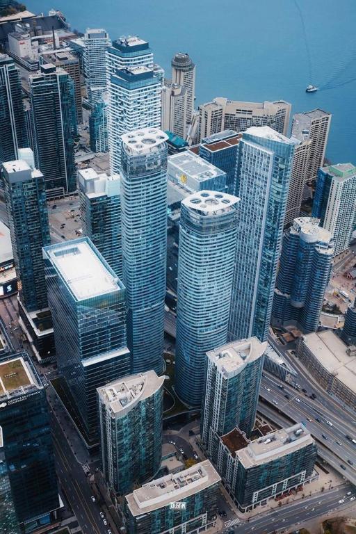 Nespecifikovaný výhled na destinaci Toronto nebo výhled na město při pohledu z apartmánu