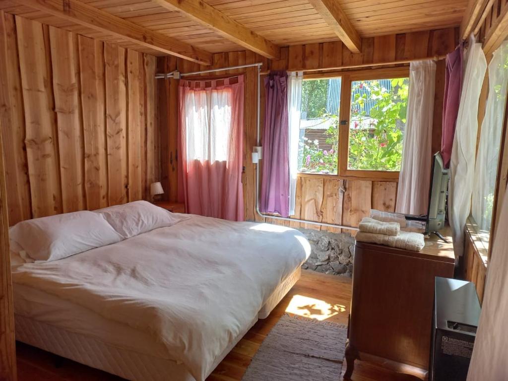 Cabaña La Confluencia, a metros del Río Quemquemtreu y del Río Azul