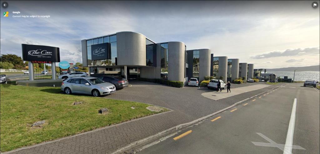 The Cove- On The Lake - Resim 8