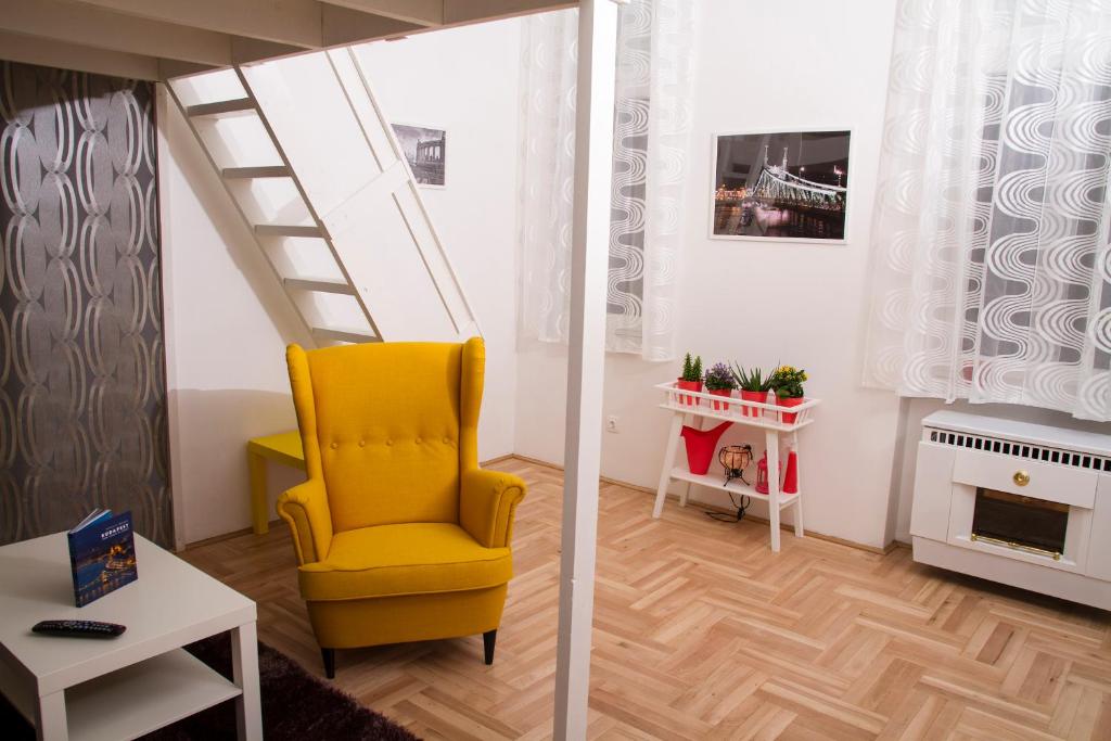 Posedenie v ubytovaní Lovag Apartman