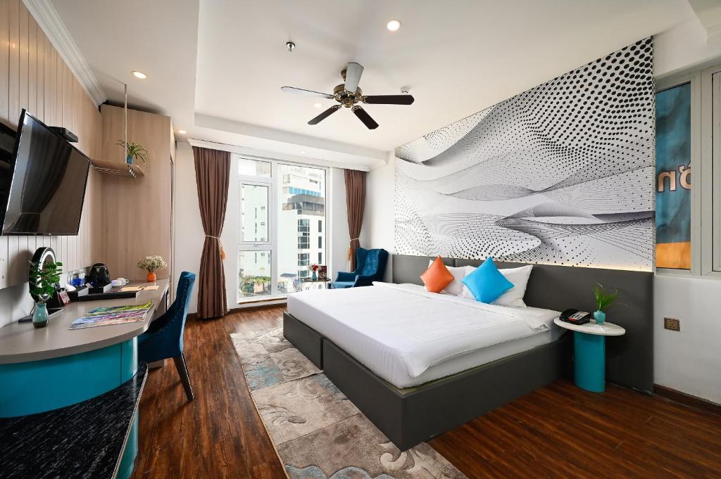 Signature Double or Twin City View