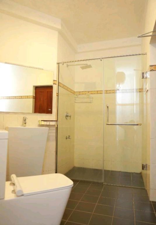 Koupelna v ubytování Kandyan View Holiday Bungalow'' FREE PICKUP FROM KANDY CITY''