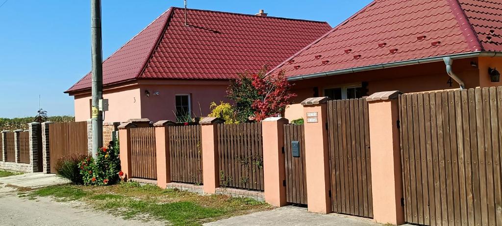Budova, v ktorej sa dovolenkový dom nachádza
