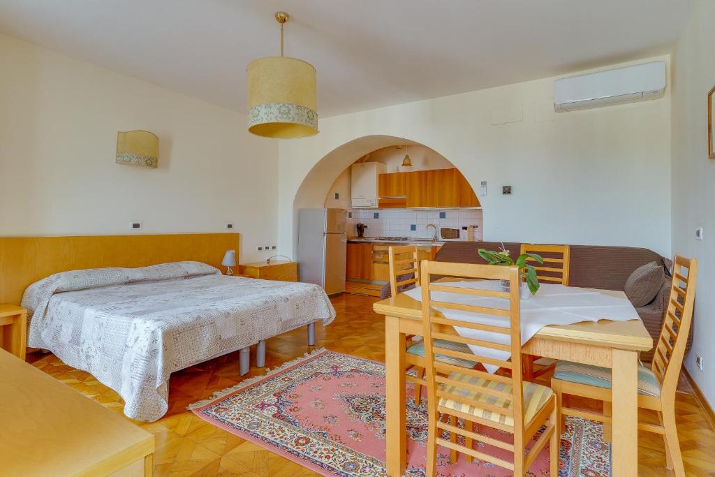 
Studio Apartment with Sea View
