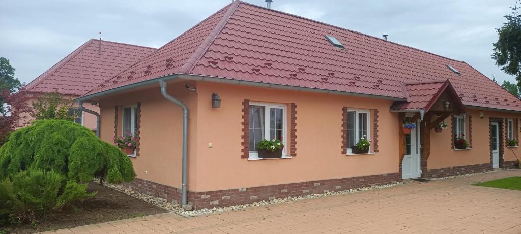 Budova, v ktorej sa dovolenkový dom nachádza