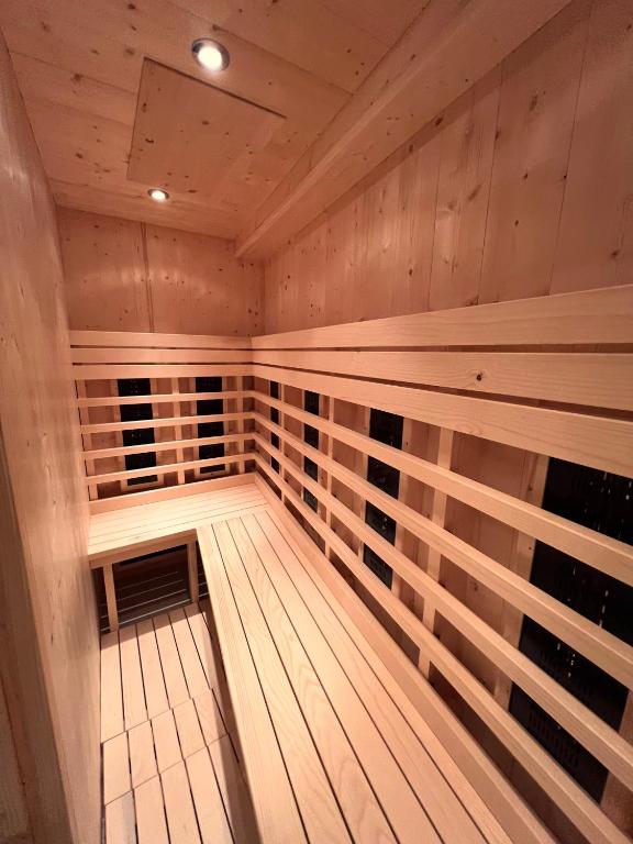 Zdjęcie z galerii obiektu Chalet des Grangettes avec jardin, sauna et Appli Roadbook - Huez w mieście LʼHuez
