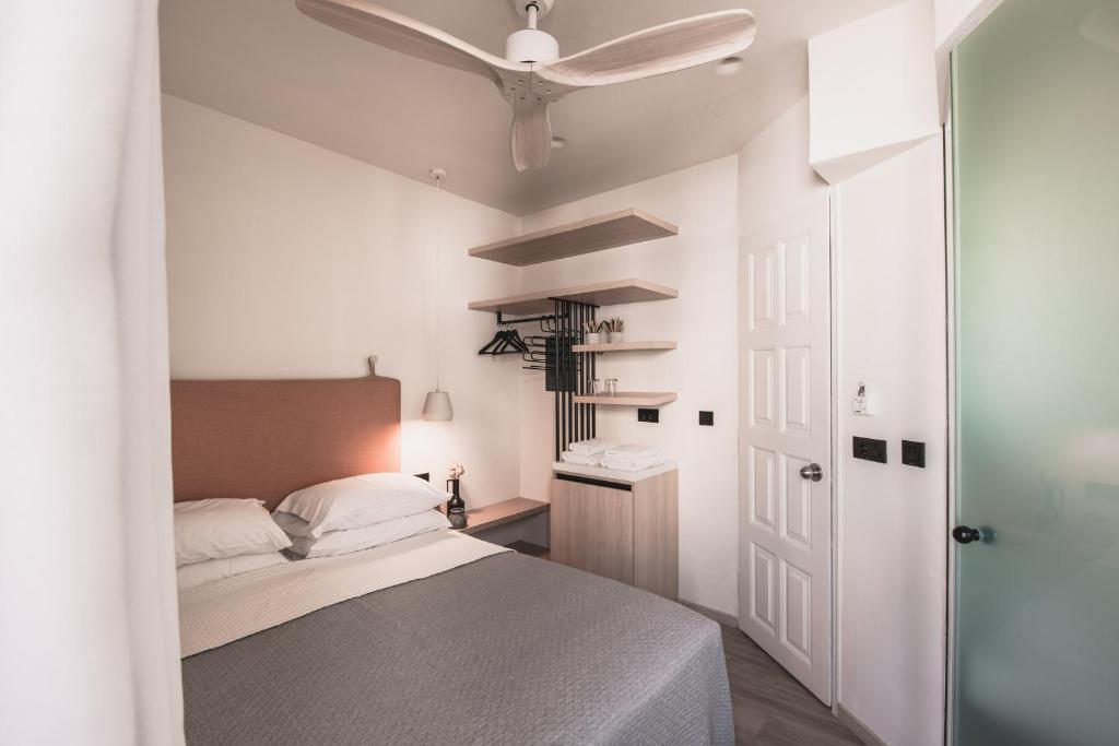 Yria Hotel - Double Double Double Room