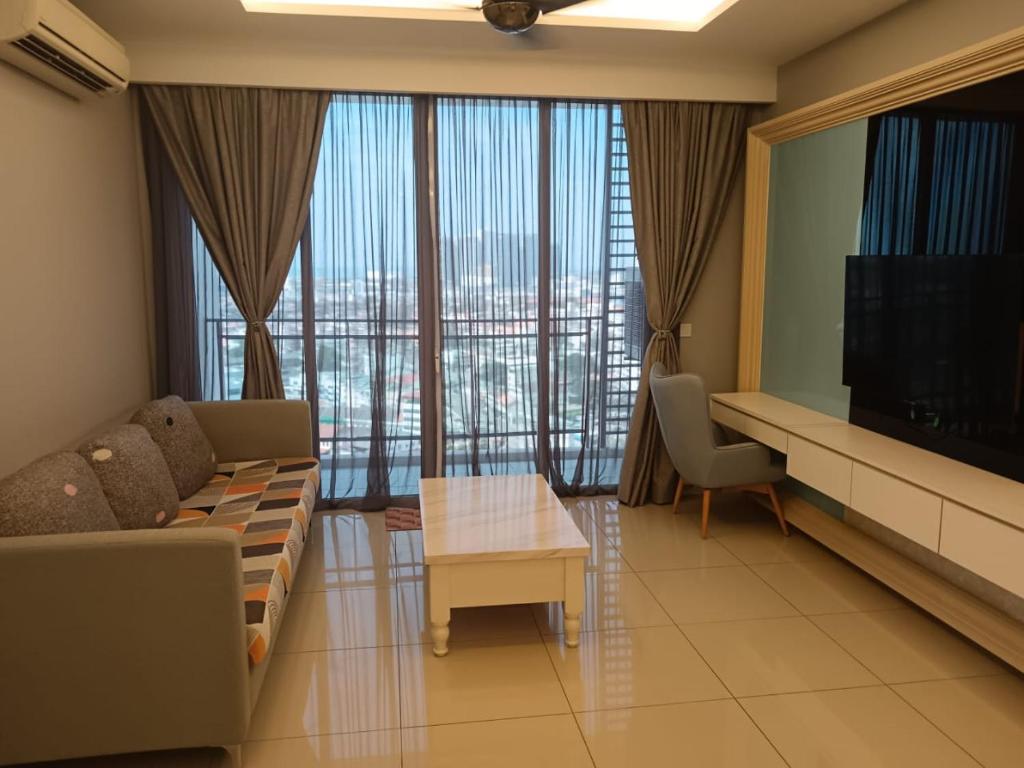 Ruang duduk di Cozy 3-bedroom Apartment with Swimming Pool