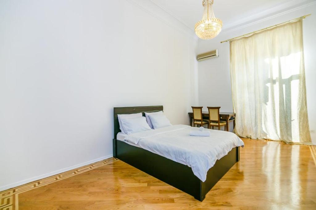تصویر اتاق‌های White Apartment In The Nizami Street - تصویر ۲