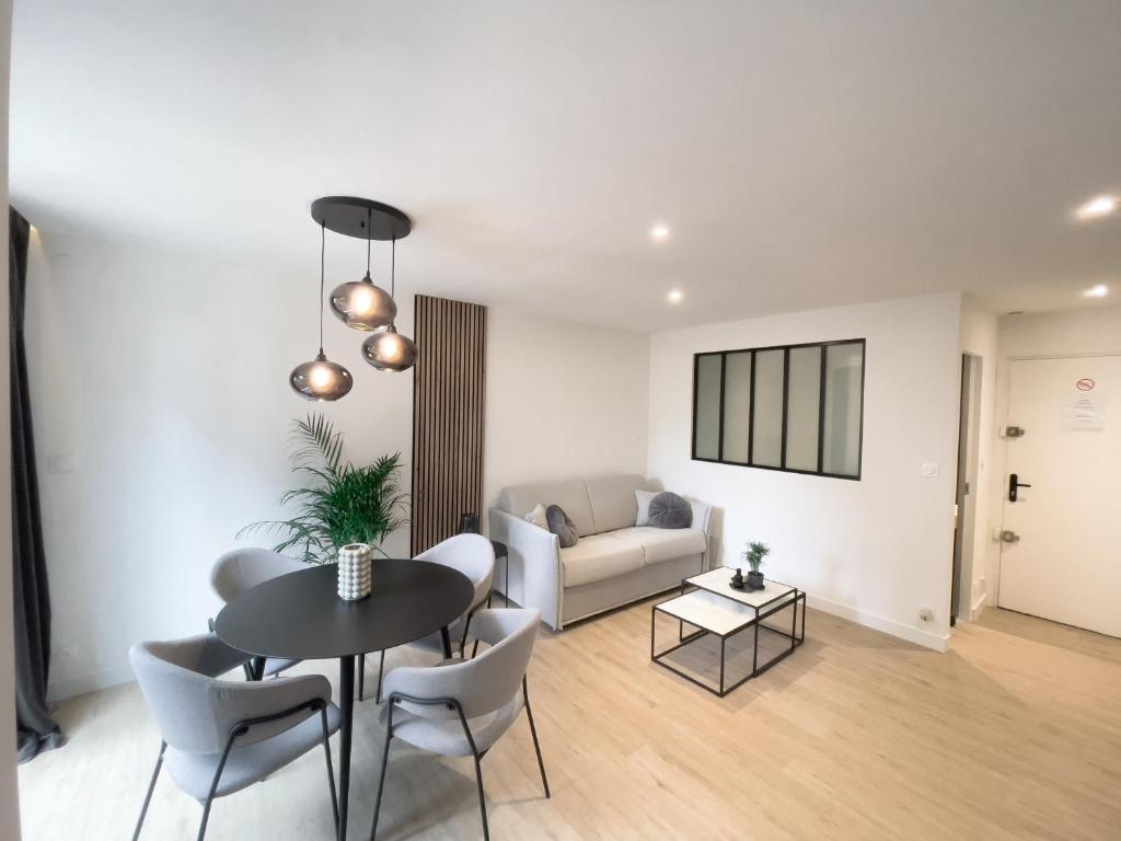 Część wypoczynkowa w obiekcie Appartement Étoilé, Plage, Parking, WiFi, Calme