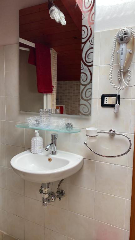 Koupelna v ubytování B&B Su Canistreddu