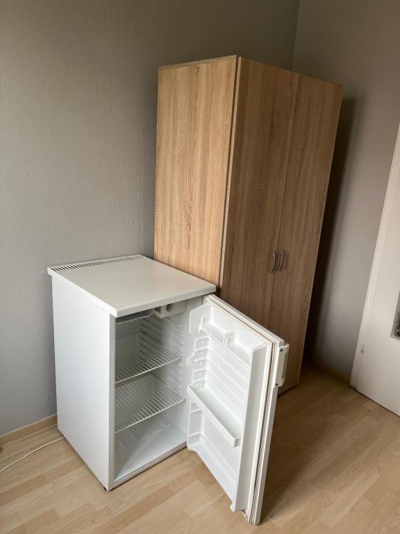 Zimmer in Landstuhl - Single Room With Shared Bathroom