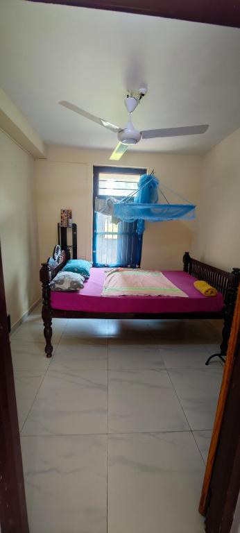 Tony's Garden House Back Packers inn - 4