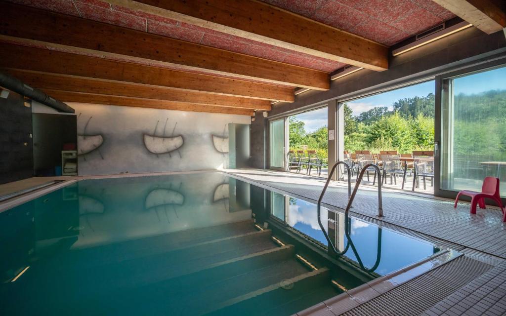 Bazén v ubytování Hotel U Tří volů nebo v jeho okolí