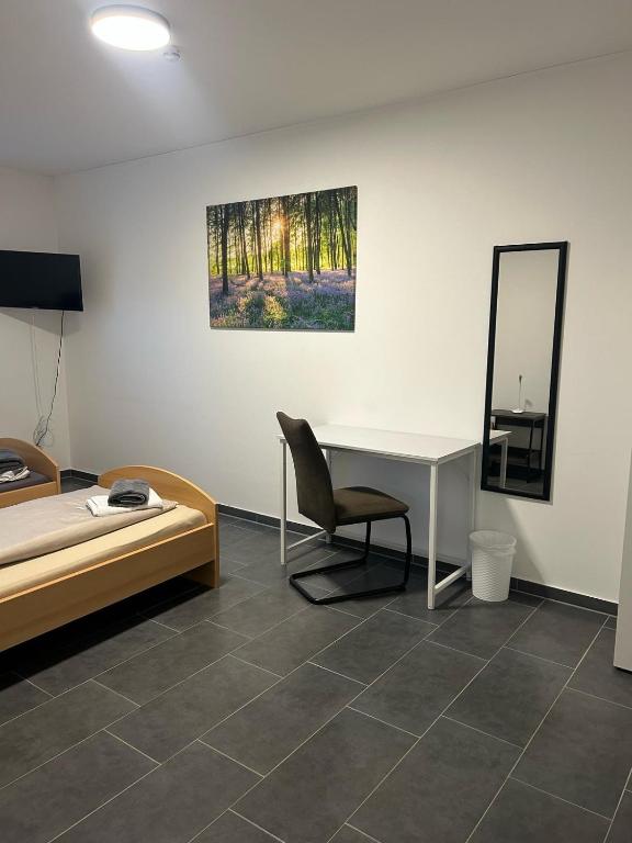 Pension Imhof - Driepersoonskamer Met Gedeelde Badkamer