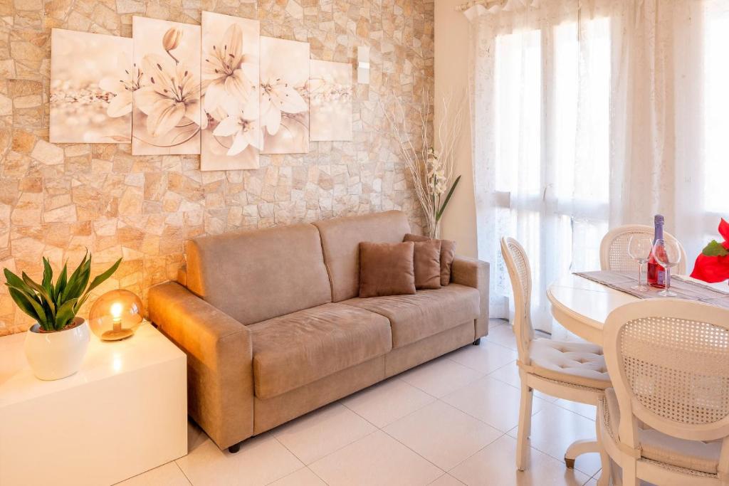 Posezení v ubytování Elena Apartment - Free Secure Parking - Center - Pool - View Lake