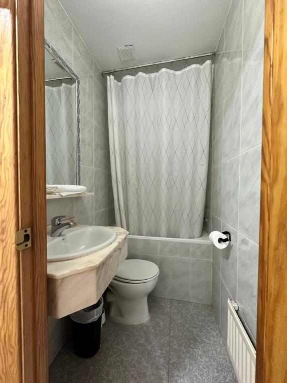 Koupelna v ubytování Hostal Zaragoza Centro