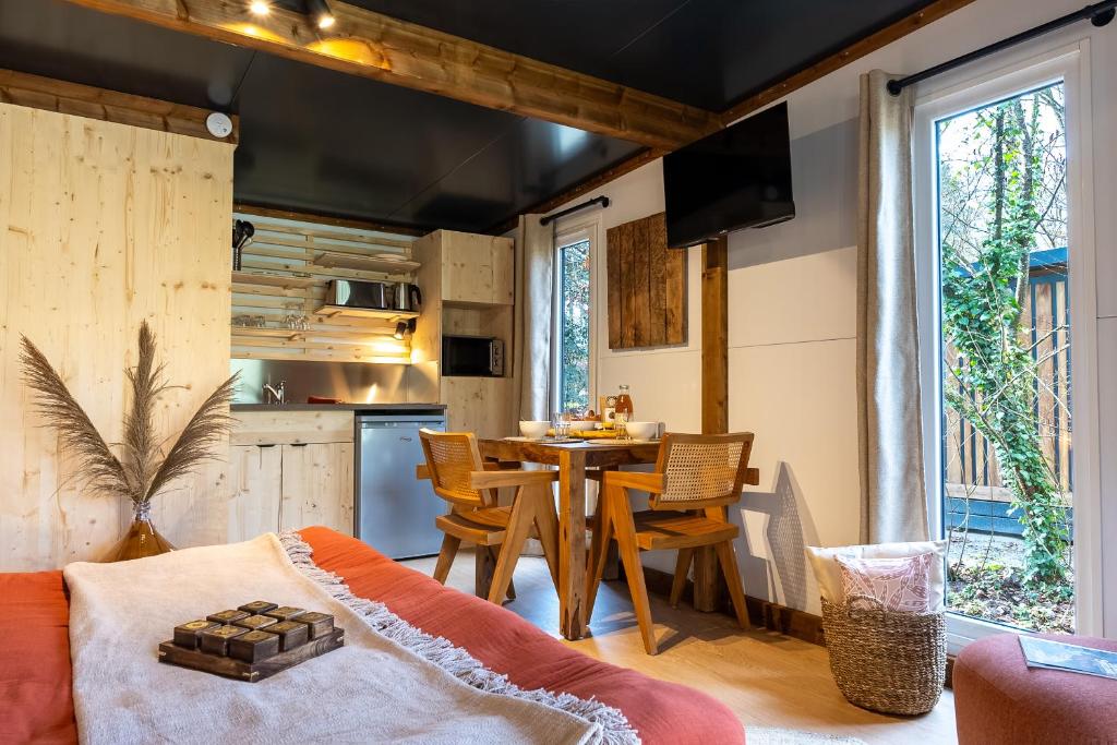 Kuchyň nebo kuchyňský kout v ubytování Camping d'Aleth
