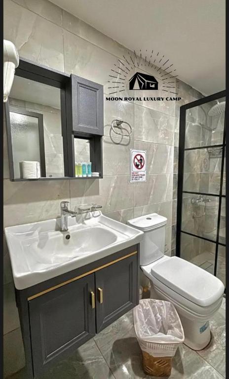 Koupelna v ubytování ROYAL MOON BUBBLES lUXURY CAMP