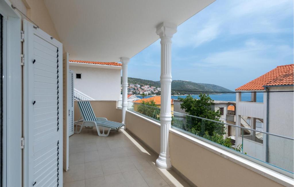 3 Bedroom Lovely Apartment In Trogir