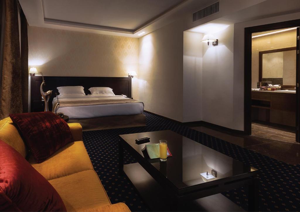 Seven Roses Hotel - Полулюкс