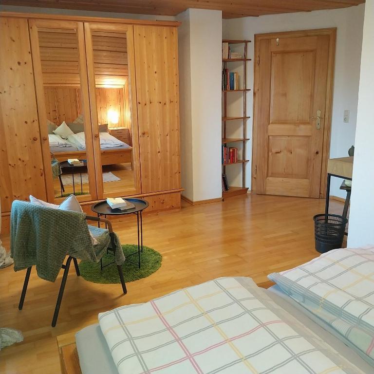 Postel nebo postele na pokoji v ubytování 5 Sterne Ferienwohnung Alpenblick nur für Urlaubsgäste