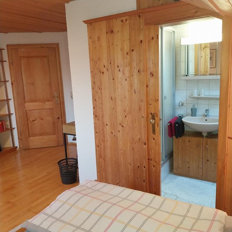 Kuchyň nebo kuchyňský kout v ubytování 5 Sterne Ferienwohnung Alpenblick nur für Urlaubsgäste