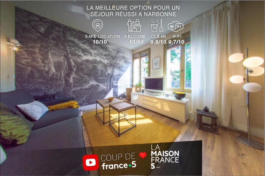 un poster di un soggiorno con un divano e una TV di RétroMirabeau "Le Raspaïl" - 65m2 avec VUE - 2 CHAMBRES - 4 pers - COURS MIRABEAU HALLES GARE - EMPLACEMENT TOP - Chèques Vacances CONNECT a Narbonne