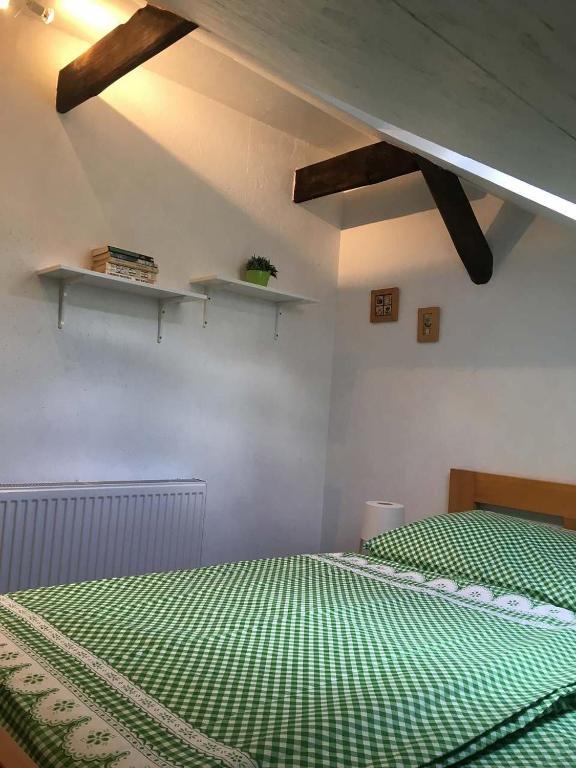 Postel nebo postele na pokoji v ubytování Roubenka u Vrabců