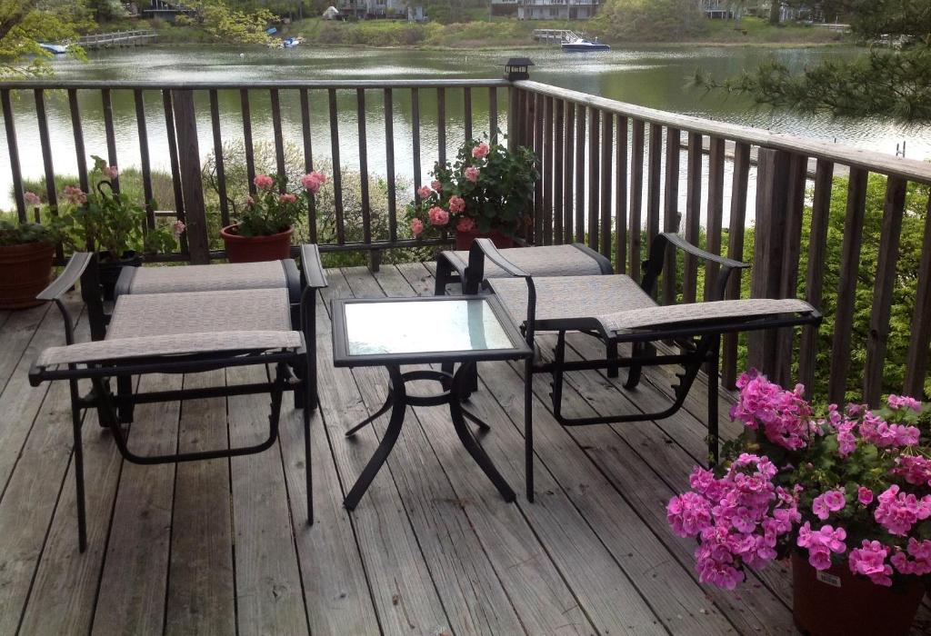 Waterfront house - Two-Bedroom House