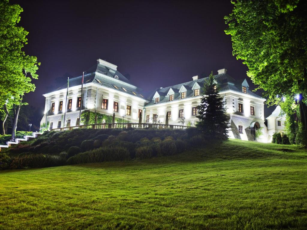 Vonkajšia záhrada v ubytovaní Manor House SPA Luxury of Silence