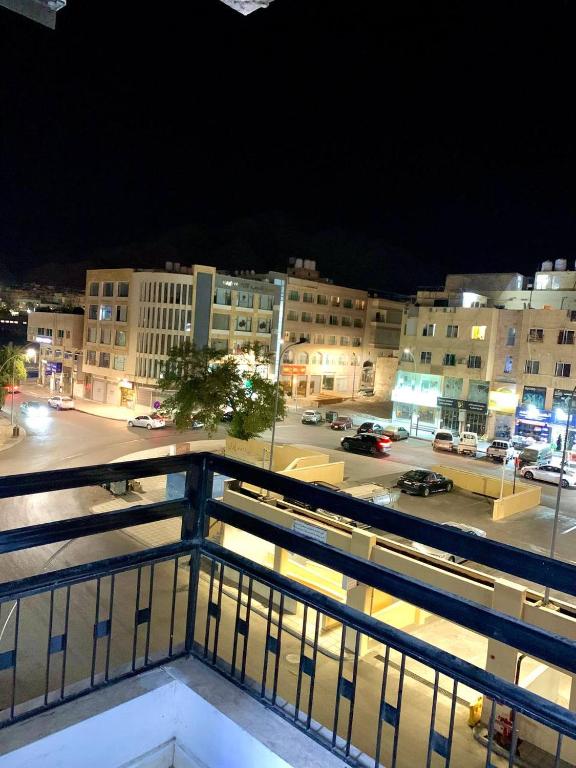 Ein Balkon oder eine Terrasse in der Unterkunft Amir Palace Hotel