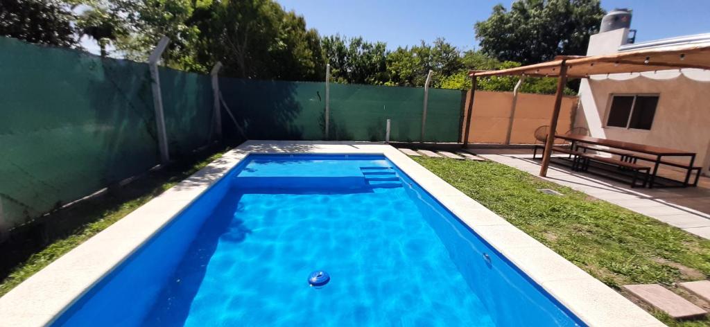 Bazén v ubytování Quincho Lo de Fausto nebo v jeho okolí