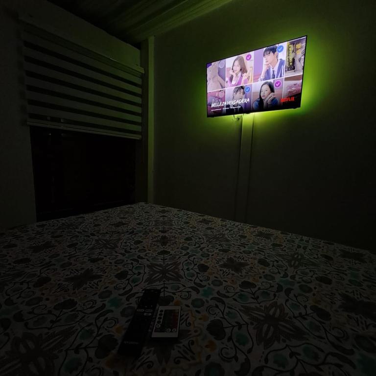 TV a/nebo společenská místnost v ubytování Apartamento Con Entrada independiente, 2 Habitaciones y 1 Baño