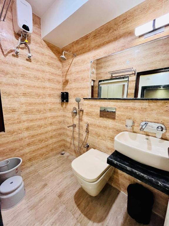 Koupelna v ubytování Sarai Inn