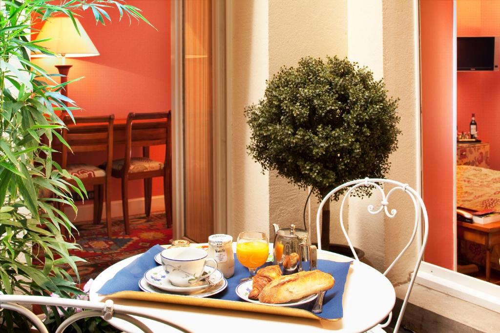 Relais Du Louvre - Resim 7