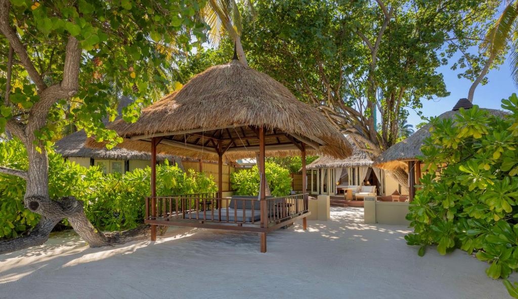 Zahrada ubytování Banyan Tree Vabbinfaru