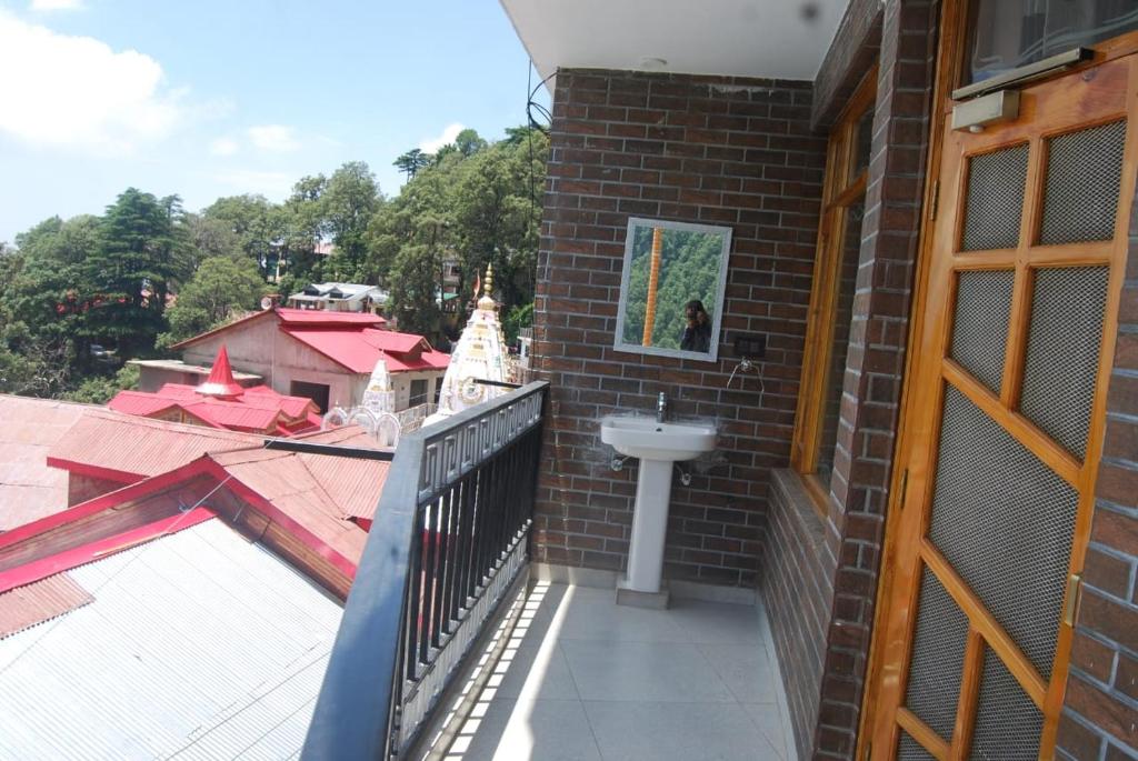 Sharma Homestay - Deluxe Double Room