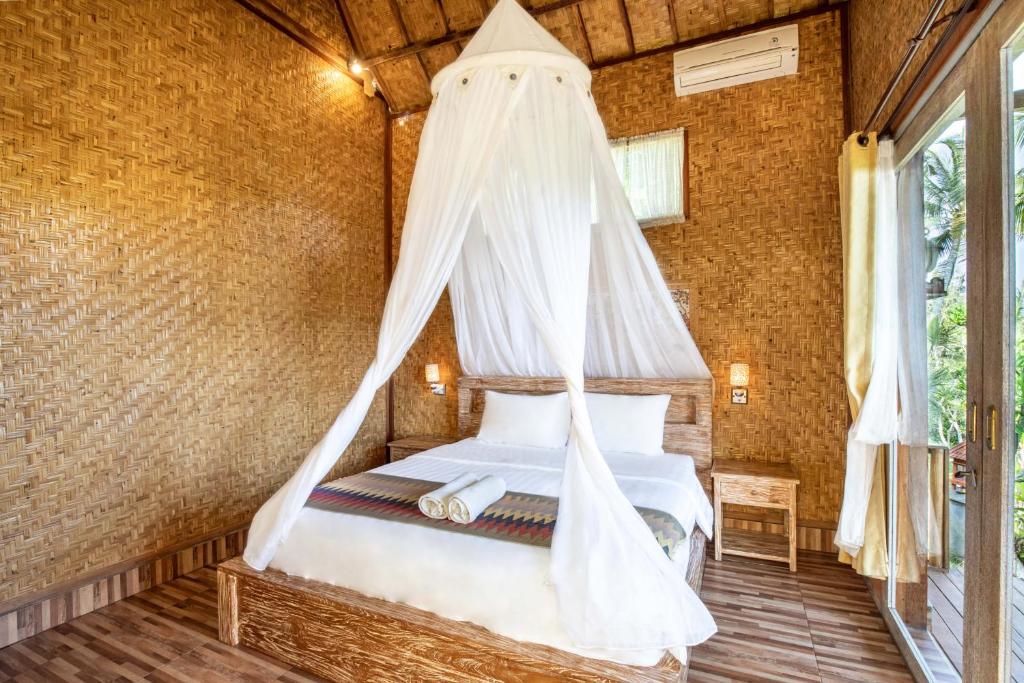 Atuh Forest Cottage - 10