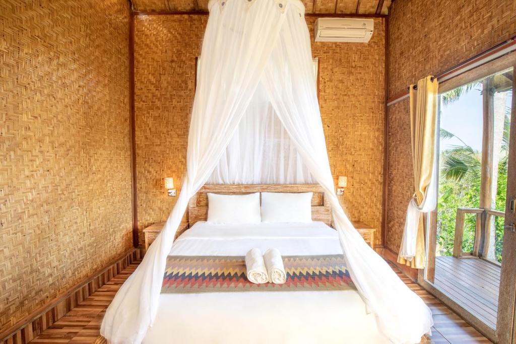 Atuh Forest Cottage - 6