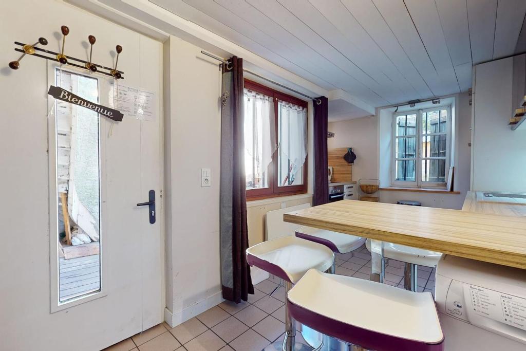 Fotografia z galérie ubytovania Le Petit Paradis - Pretty T2 ideally located at the foot of the Chateau v destinácii Annecy