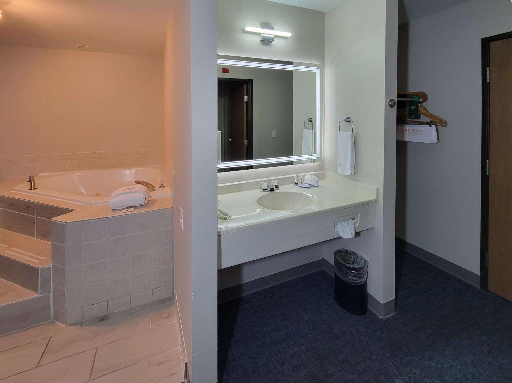 Koupelna v ubytování Quality Inn Port Orchard