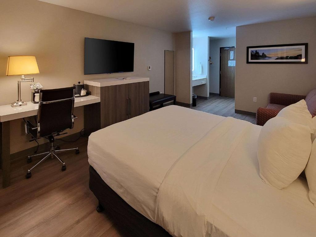 TV a/nebo společenská místnost v ubytování Quality Inn Port Orchard
