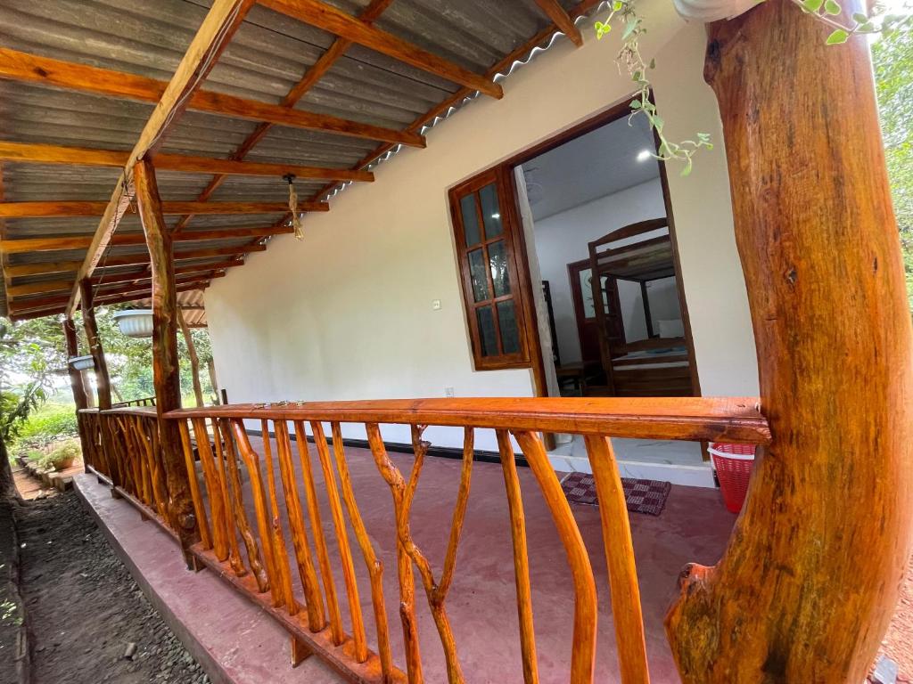 Balkón nebo terasa v ubytování Sigiri Village Vibe Hostel
