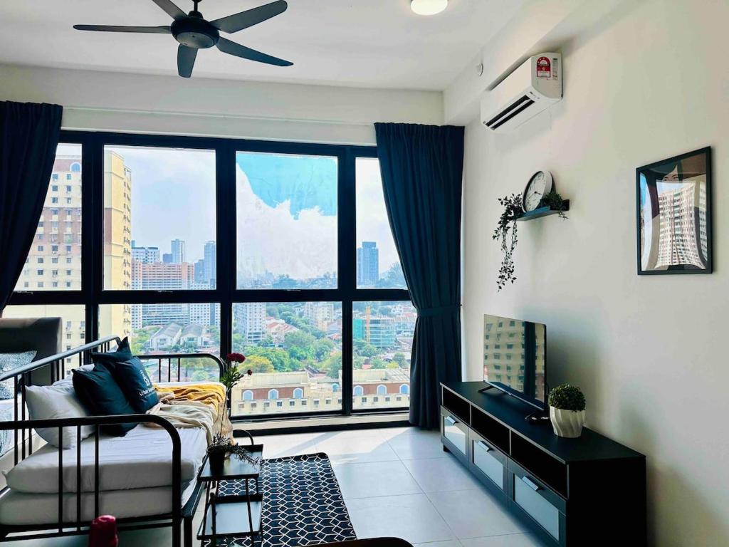 Fresh Look at Newly Renovation Apartment 3Br Pool 10 Pax George Town Updated